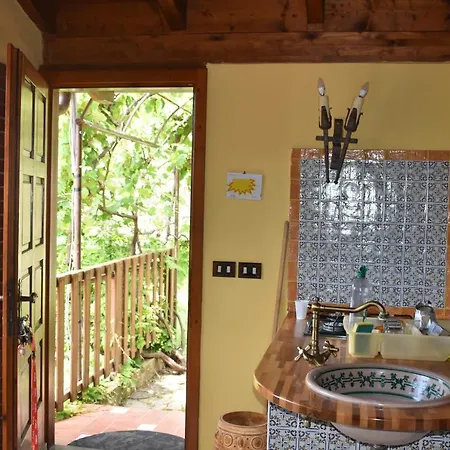 Chalet Tra Gli Ulivi: • Giardino • Wifi • A/c • Bbq *