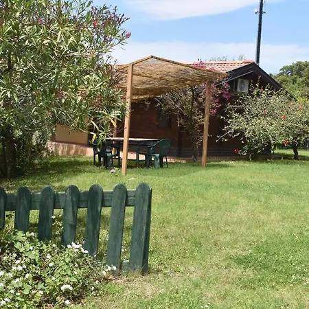 Chalet Chalet Tra Gli Ulivi: • Giardino • Wifi • A/c • Bbq Capri Leone