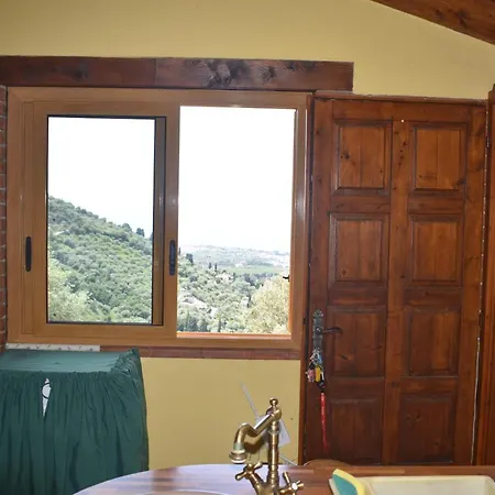 Chalet Tra Gli Ulivi: • Giardino • Wifi • A/c • Bbq Capri Leone