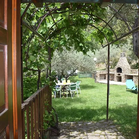 Chalet Tra Gli Ulivi: • Giardino • Wifi • A/c • Bbq Capri Leone