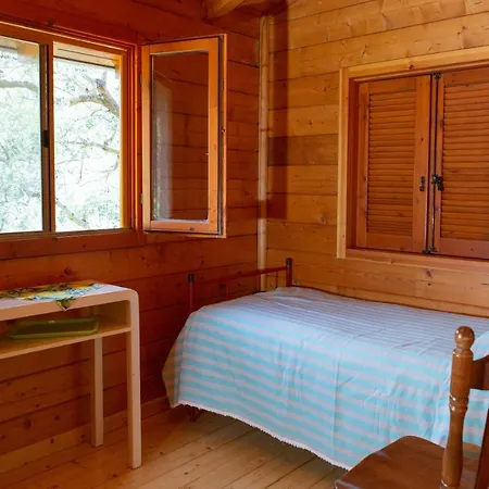 Chalet Tra Gli Ulivi: • Giardino • Wifi • A/c • Bbq Chalet Capri Leone